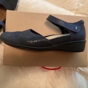 Revere Osaka Navy Lizard Sapphire Mary Jane